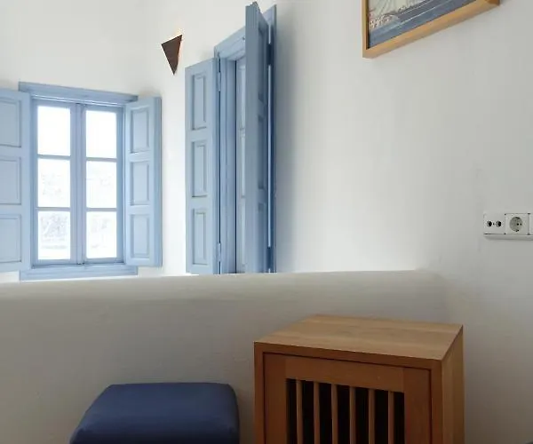 Seaside Traditional Cycladic House Síkinos